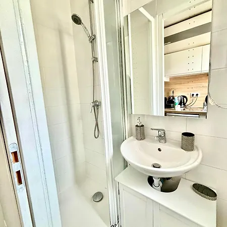 Appartement A Deux Pas Du Metro Louise Michel à Levallois-Perret Extérieur photo